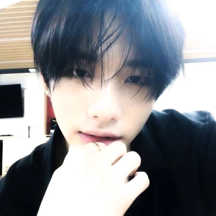 Hyunjin thumbnail