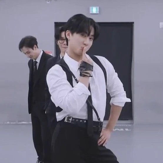 —★ Stray Kids — Changbin thumbnail