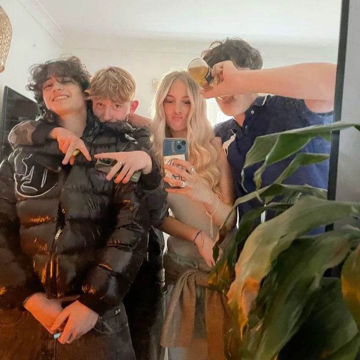 BL friend group thumbnail