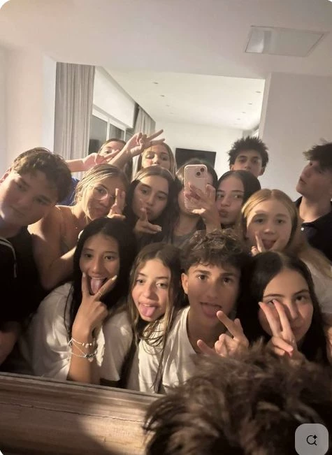 Your best friend group thumbnail