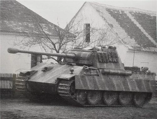 The crew of the Panther G thumbnail