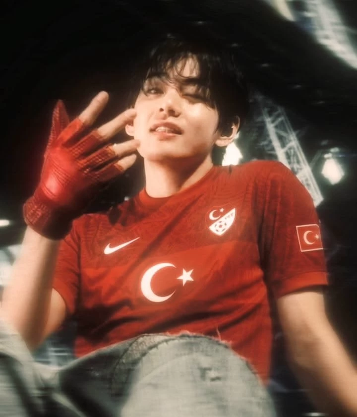 Kim Taehyung thumbnail