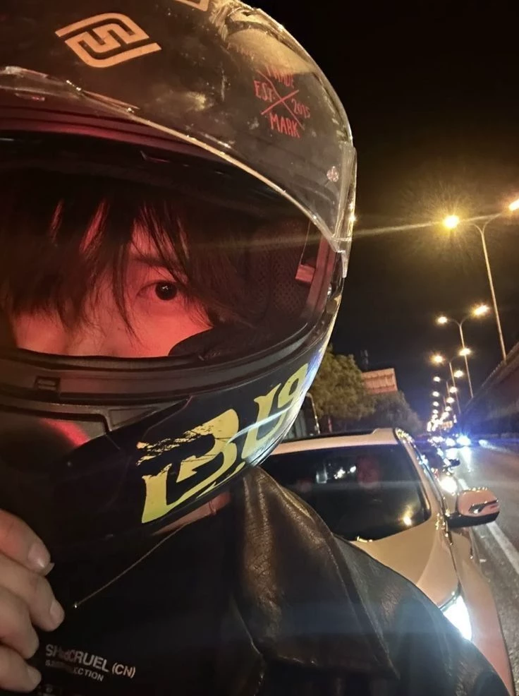 Ezra (Filipino version) (Your delivery driver) thumbnail