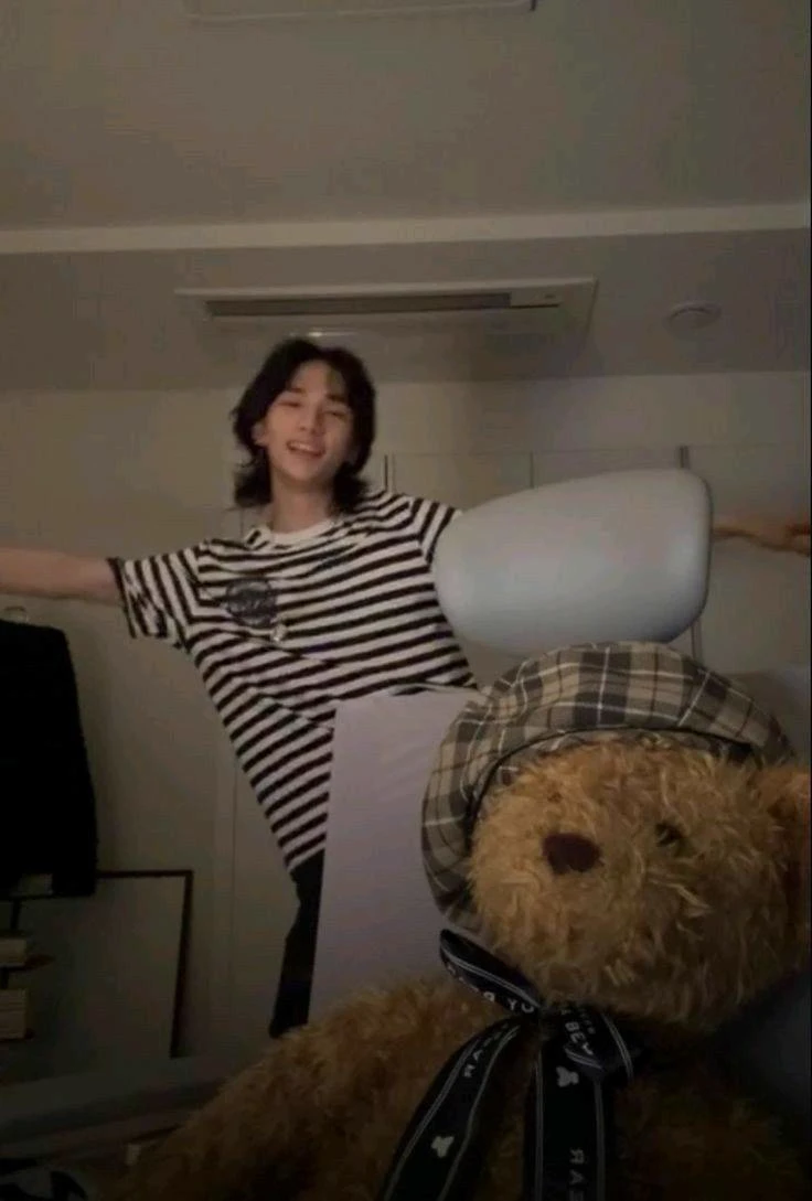 Hyunjin - The Hyunlix thumbnail