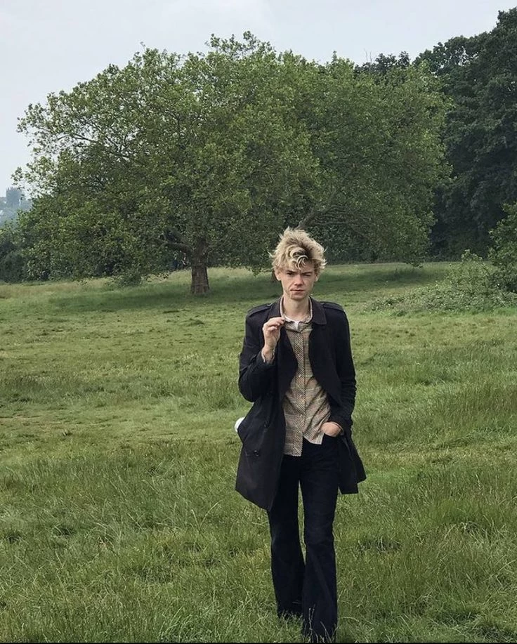 Thomas Sangster thumbnail