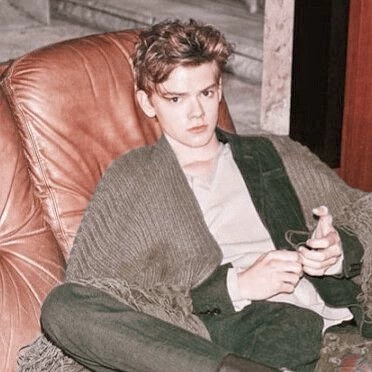 Thomas Sangster thumbnail