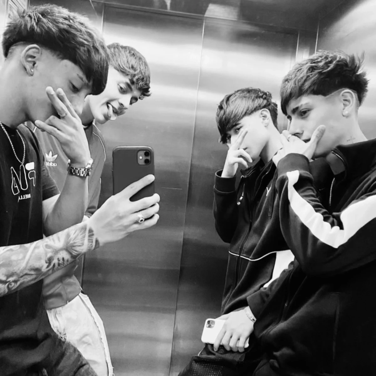 4 Boys thumbnail
