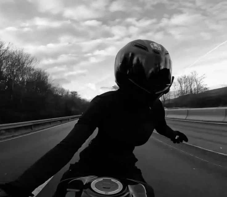 Elena/Gl/Famous biker girl thumbnail