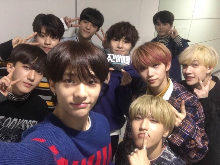 Stray kids- "but does that exist?..." thumbnail