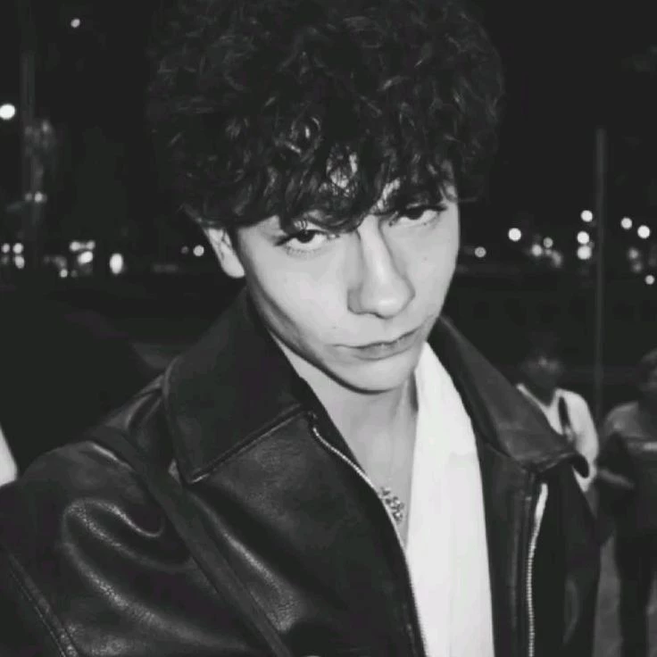 Lukas Urkijo López "ILLEGAL LOVE" thumbnail