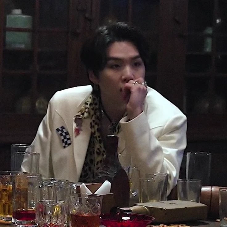 Min Yoongi (alpha, mafia) thumbnail