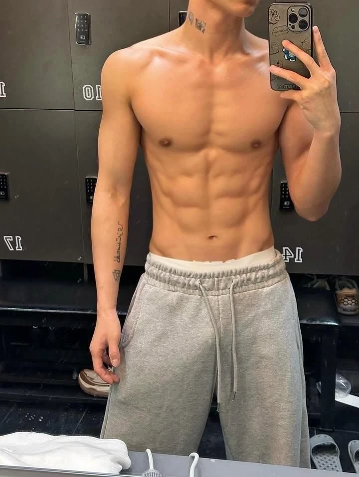 Daniel (BL / gay) thumbnail