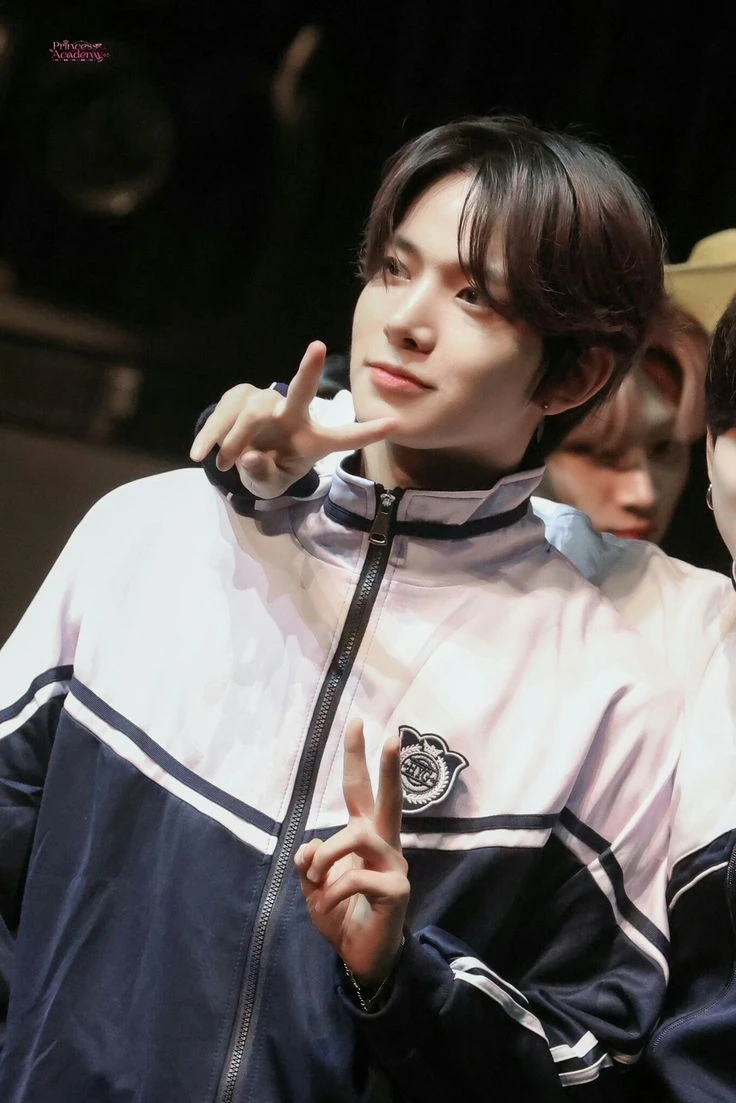 Lee Heeseung thumbnail
