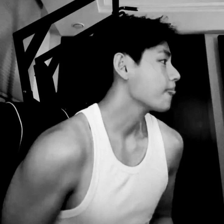 Kim Taehyung thumbnail