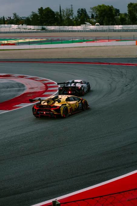 Car racing tracks . thumbnail