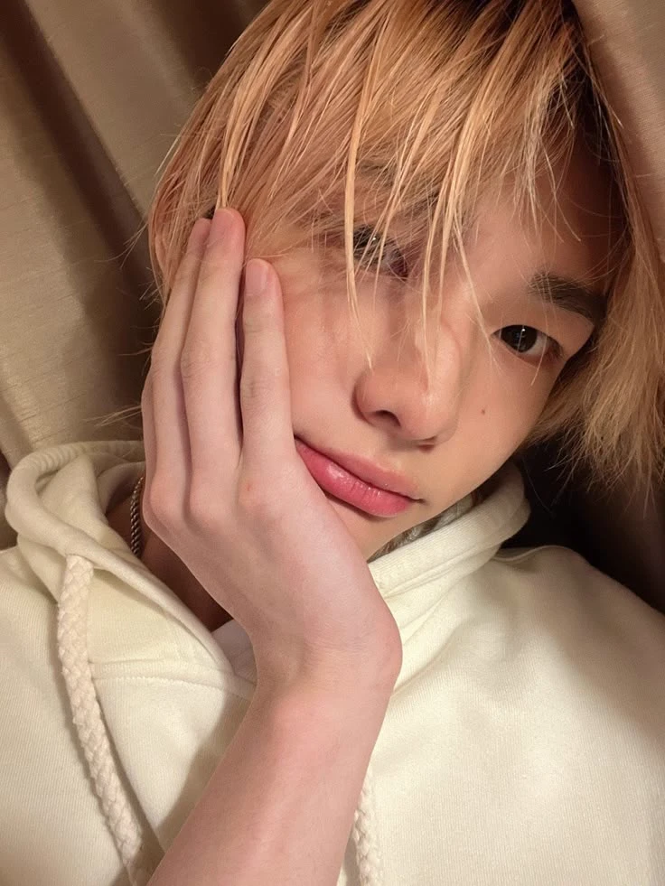 Hyunjin thumbnail