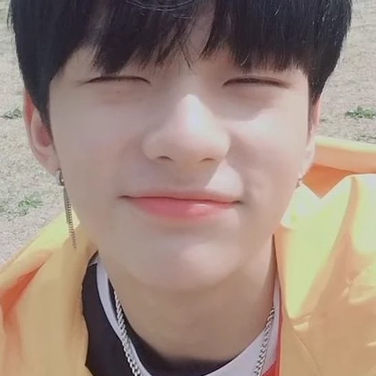 Hyunjin  thumbnail