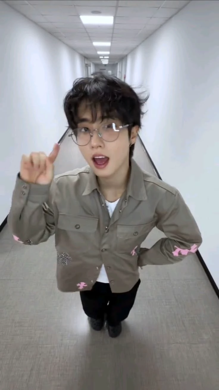 Han Jisung thumbnail