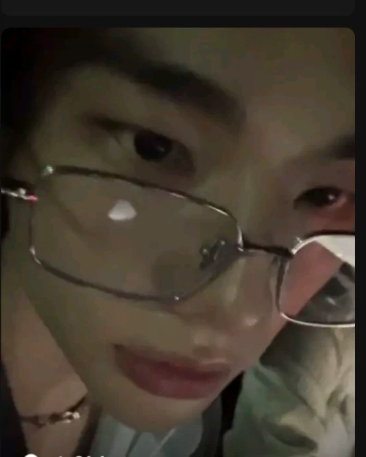 Hyunjin thumbnail