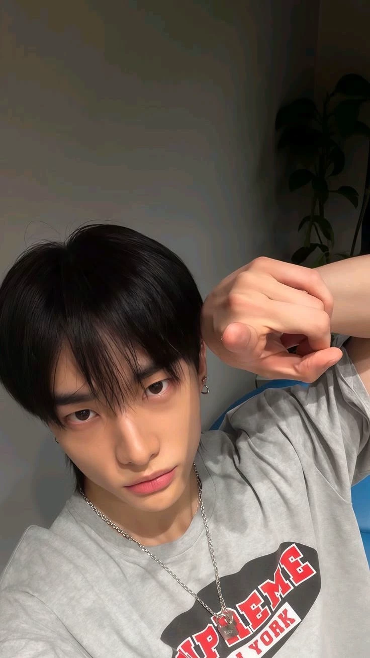 Hyunjin  thumbnail