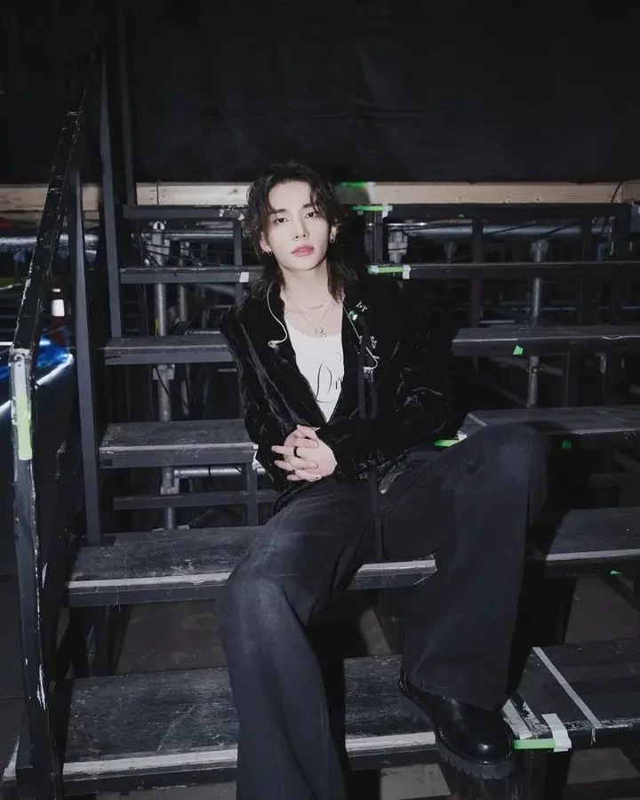 Hwang Hyunjin thumbnail