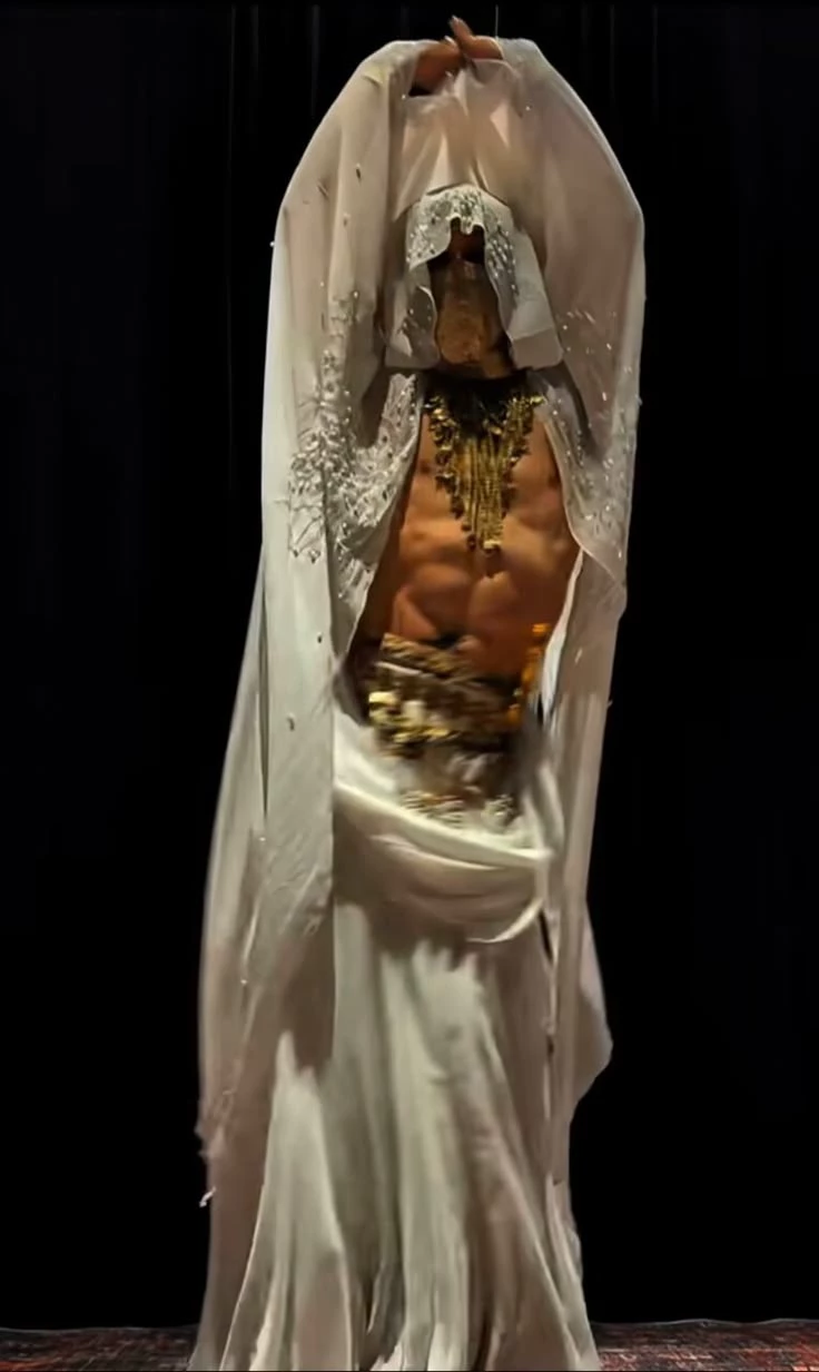 Ling Yue// bellydancer// (emperor x bellydancer?, BL, MLM, real name: Bai Chen) thumbnail