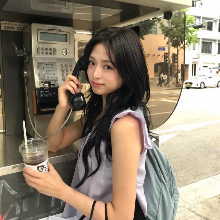 ahyeon thumbnail