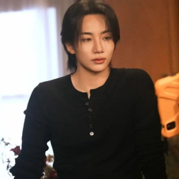 Yoon Jeonghan thumbnail