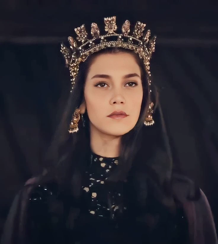 Nilufur Hatun (Holofira) thumbnail