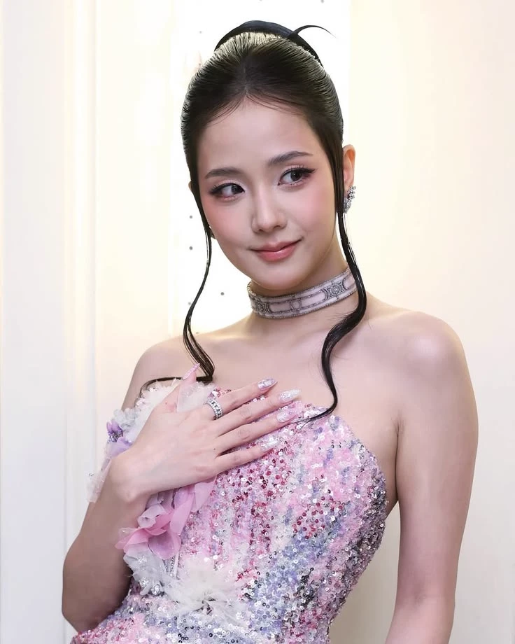 Kim jisoo thumbnail