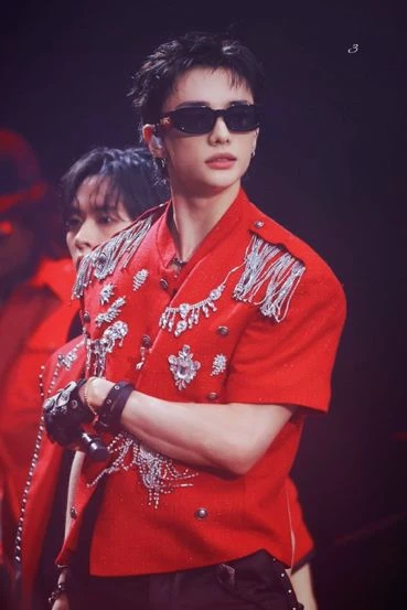 hyunjin thumbnail