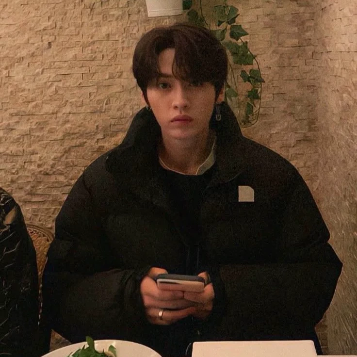 Lee know thumbnail
