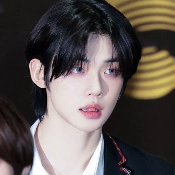 boy with pretty eyes (yeonjun) thumbnail