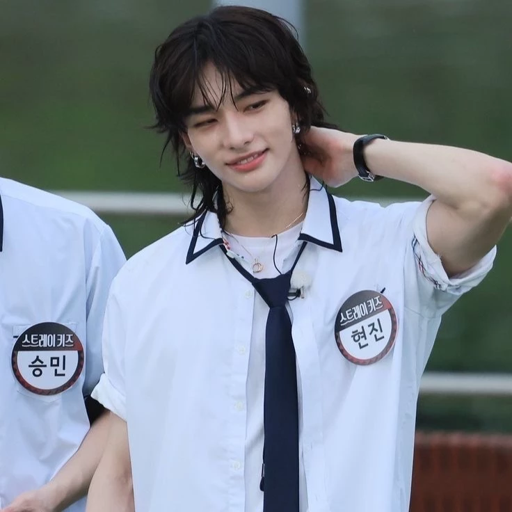 Hwang Hyunjin thumbnail