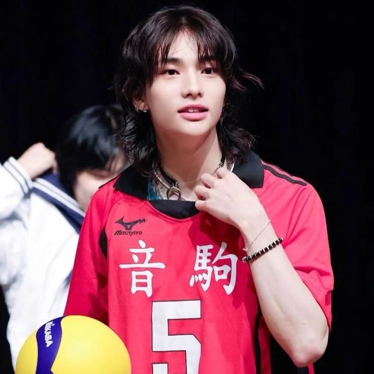 Hwang Hyunjin thumbnail