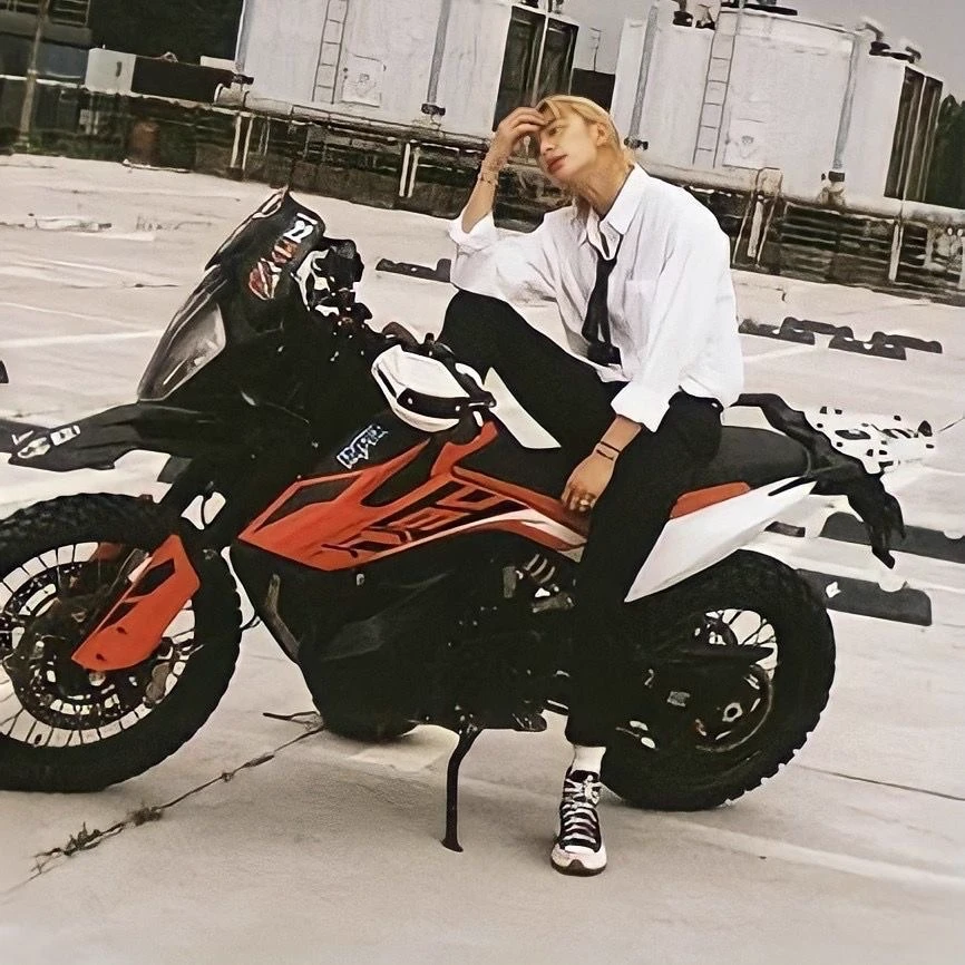 Hwang Hyunjin - Biker, Enemy thumbnail