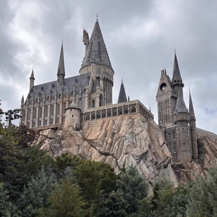 Hogwarts (with no War) thumbnail