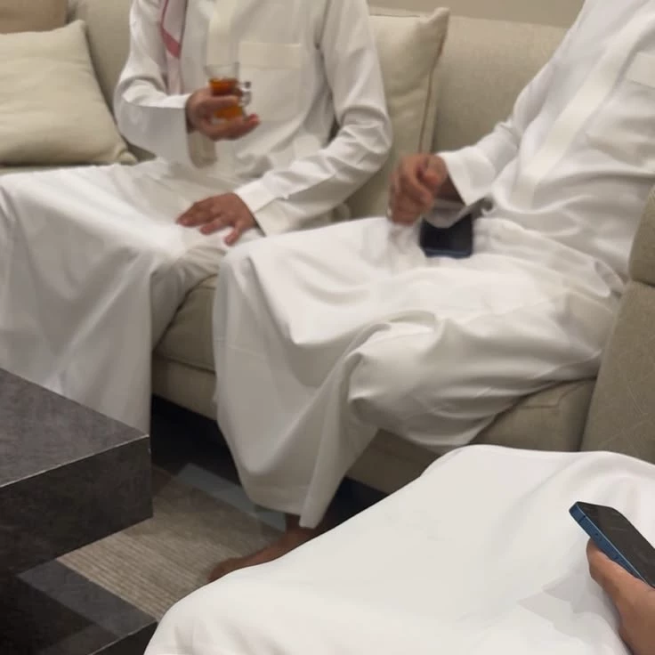 Azzam and four wives.. thumbnail