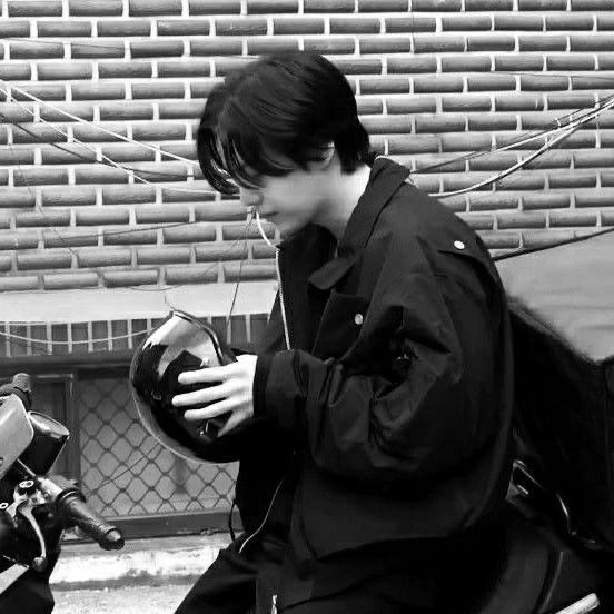 Min Yoongi thumbnail