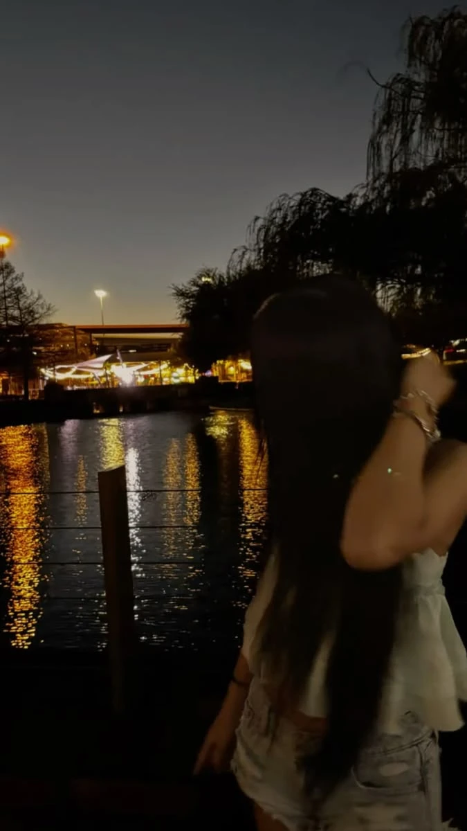 Ivy (fake dating) thumbnail