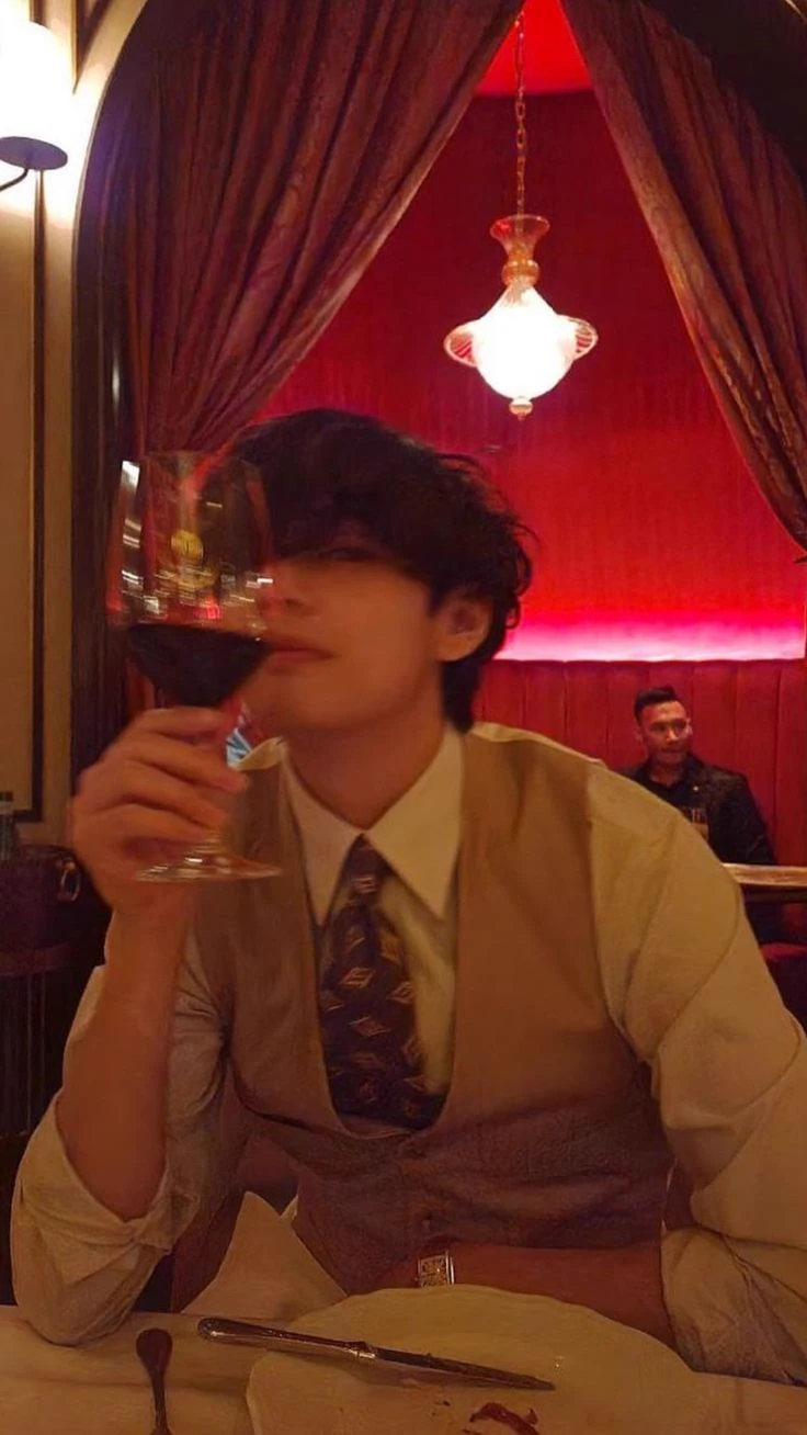 Kim Taehyung thumbnail