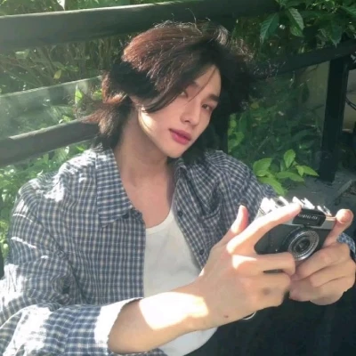 Hwang Hyunjin thumbnail