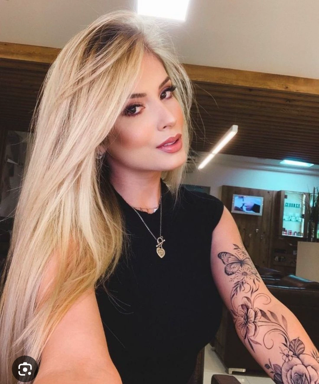 Anya beautiful blonde thumbnail