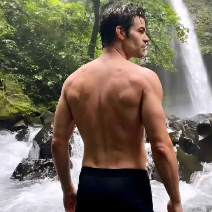 Daniel Gillies thumbnail