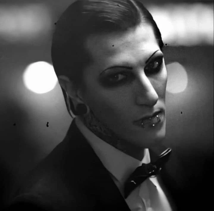 Chris Motionless thumbnail