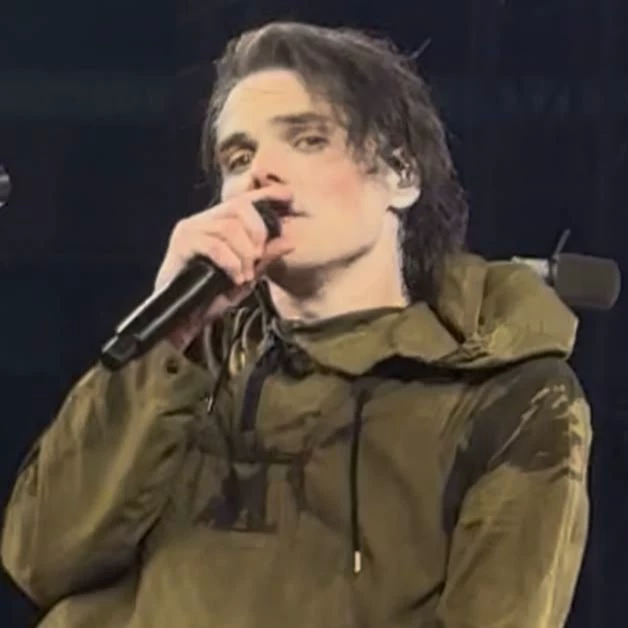 Gerard Way thumbnail