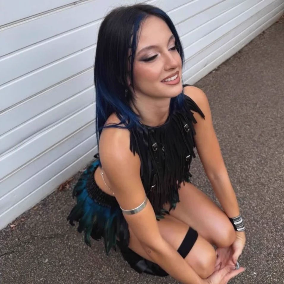 Zeynep Sude thumbnail