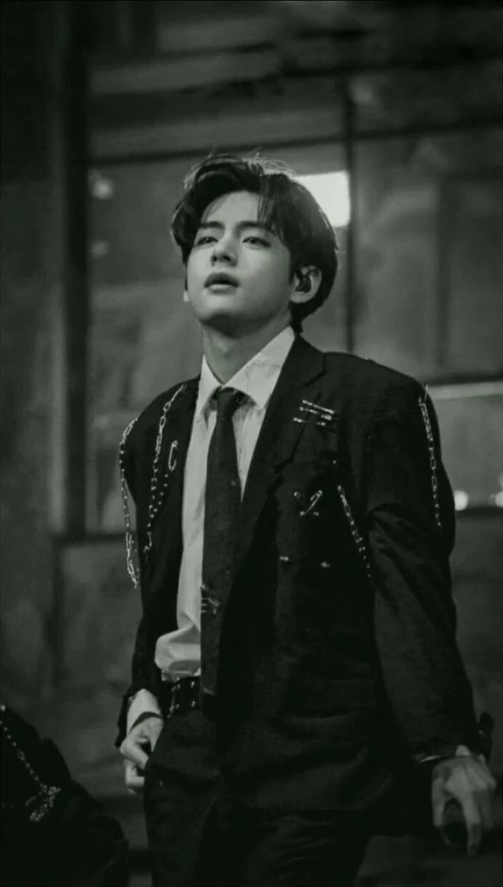 Kim Taehyung thumbnail