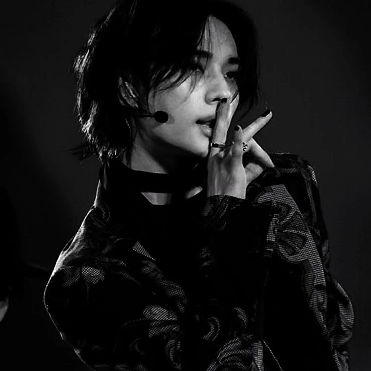 Hwang Hyunjin thumbnail