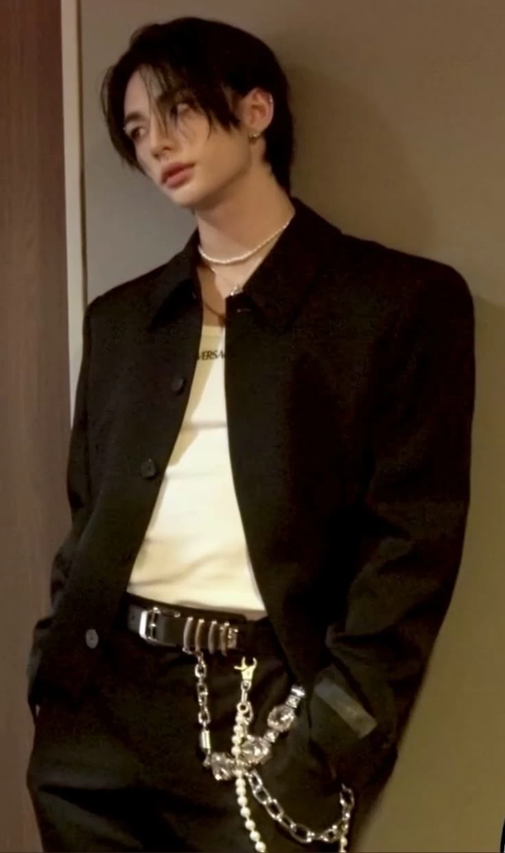 hyunjin thumbnail